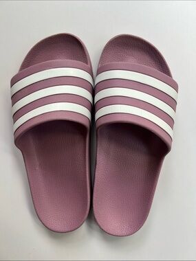 ADIDAS WOMENS SZ 8 LILAC Slides with White Stripes